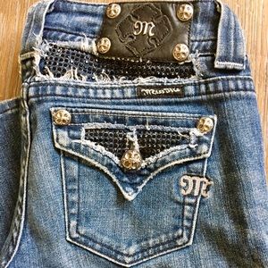 Gorgeous Miss Me Vintage Rhinestone Jeans Size 27